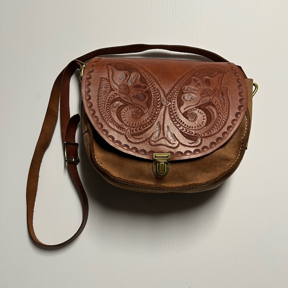 Beautiful HANDMADE Genuine Leather Purse, Excellent condition, one of a kind
